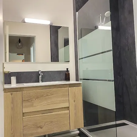 T3 Moderne Avec Balcon Terrasse Et Parking Gratuit Appartement Niort