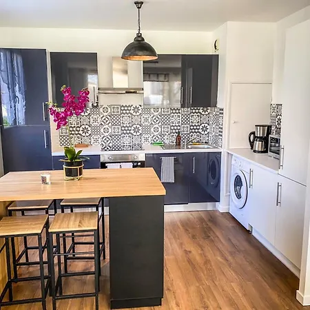 T3 Moderne Avec Balcon Terrasse Et Parking Gratuit Apartmán Niort