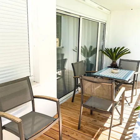 T3 Moderne Avec Balcon Terrasse Et Parking Gratuit Niort